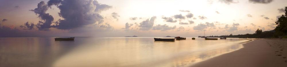 Palm Beach Hotel Grand Anse  Exterior foto